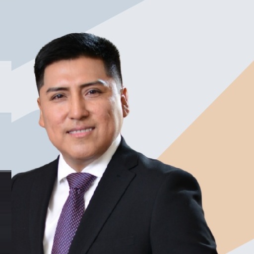 Arnold Alcocer Povis, Gerente General de Clínica Empresarial